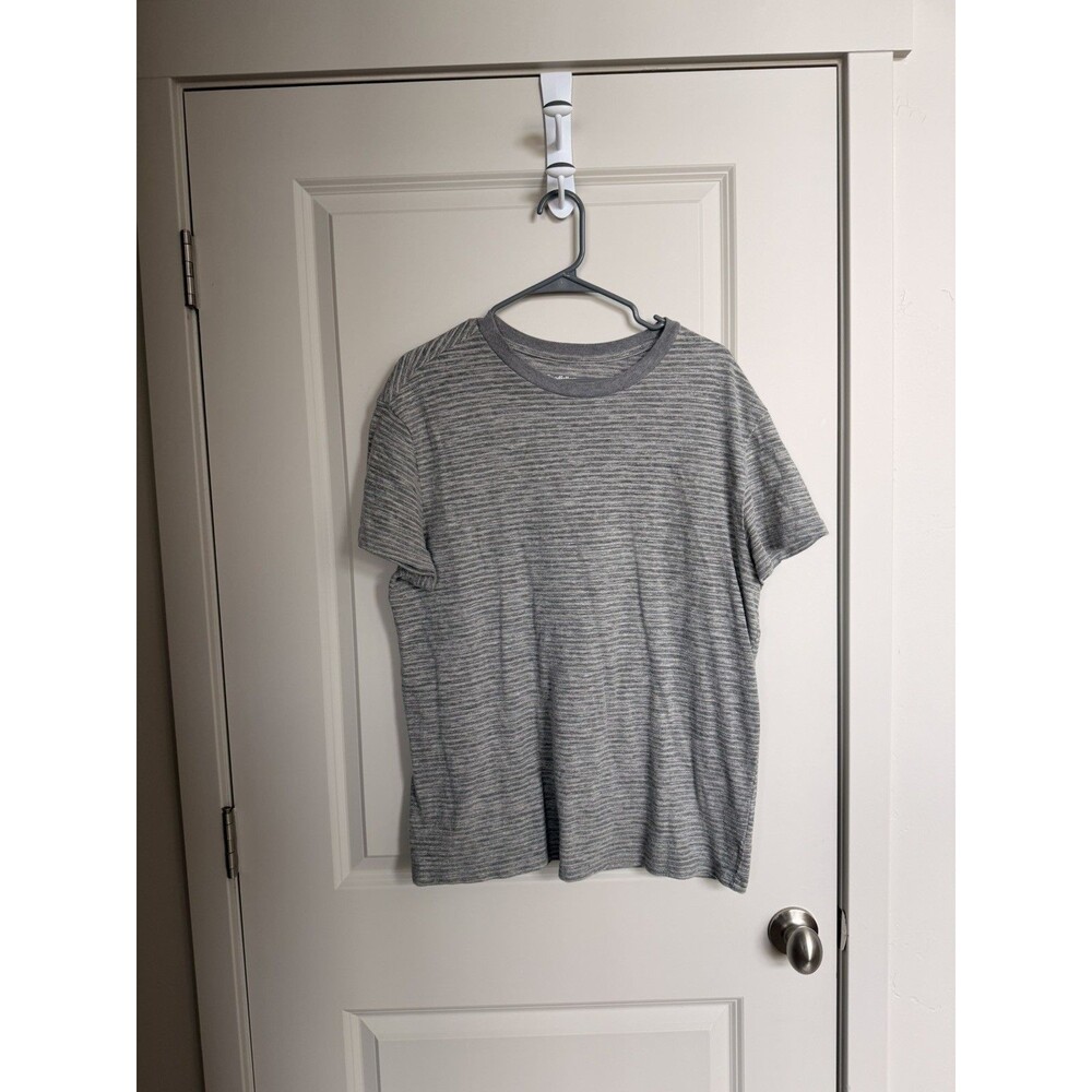 Goodfellow & Co. Gray T-Shirt Size M